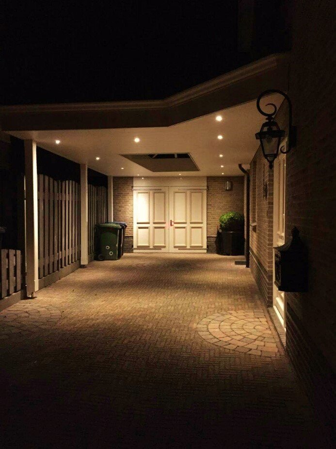 Carport met lichtstraat