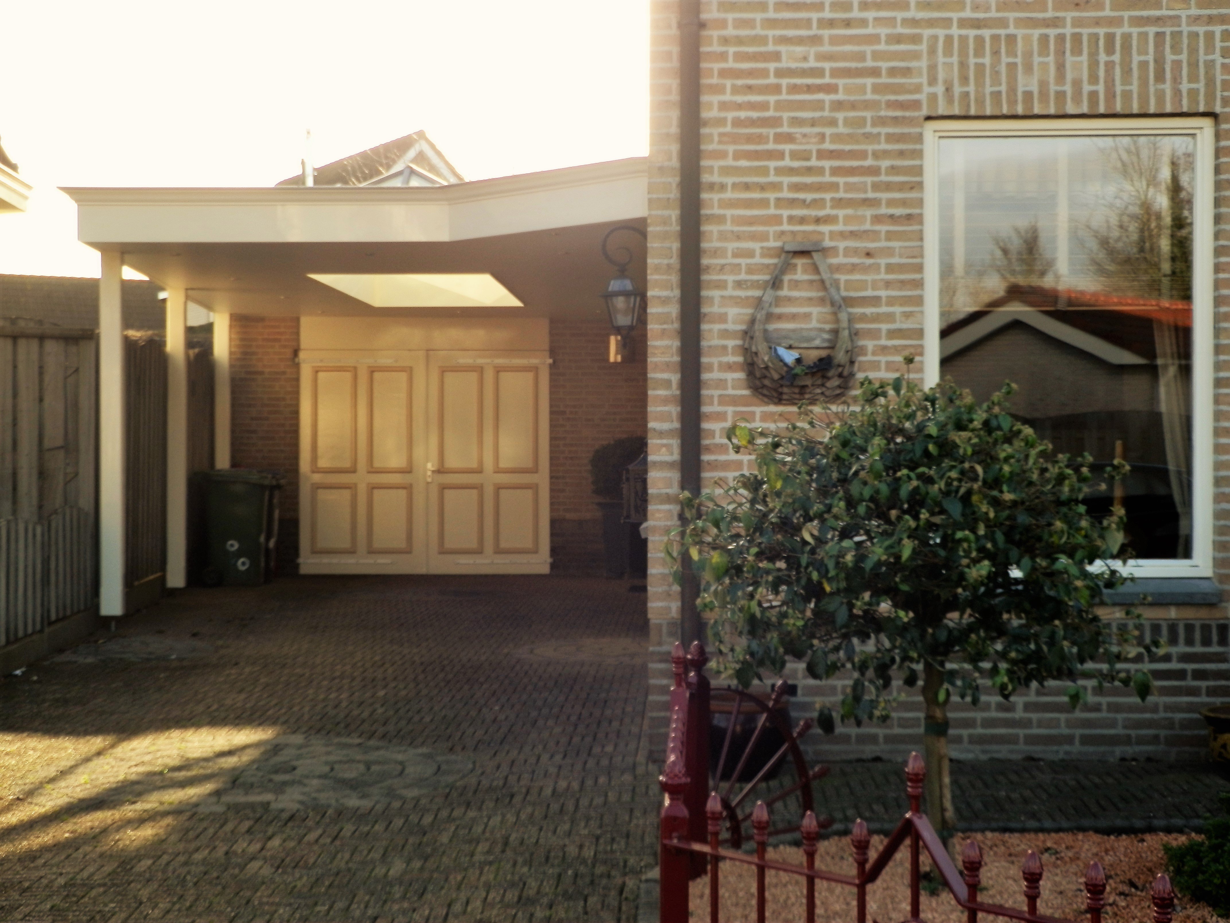 Carport met lichtstraat